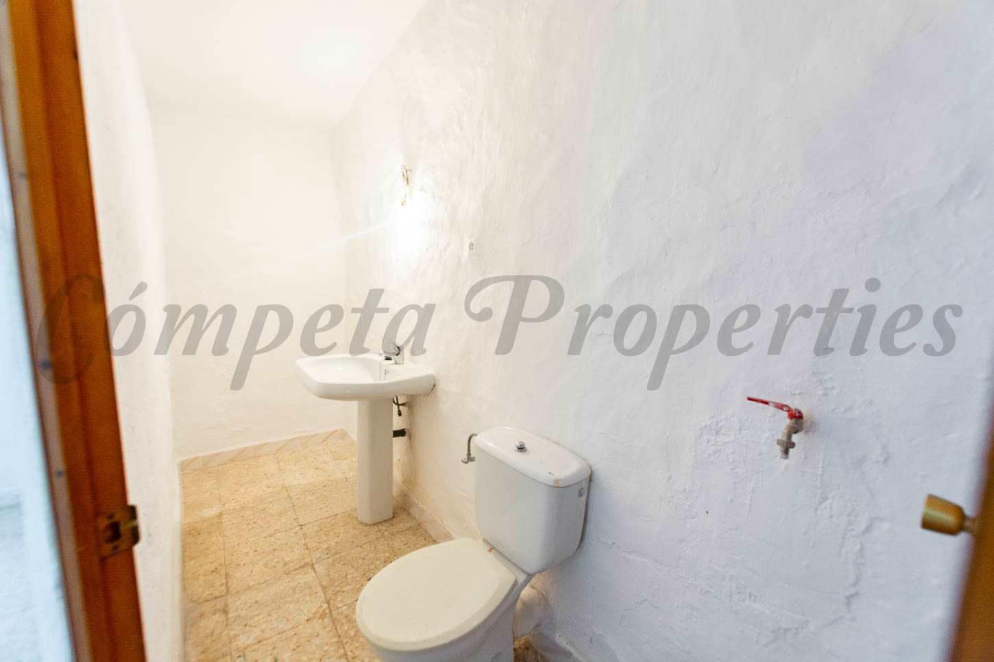 2 slaapkamer Huis te koop in Nerja - € 425.000 (Ref: 8440784)