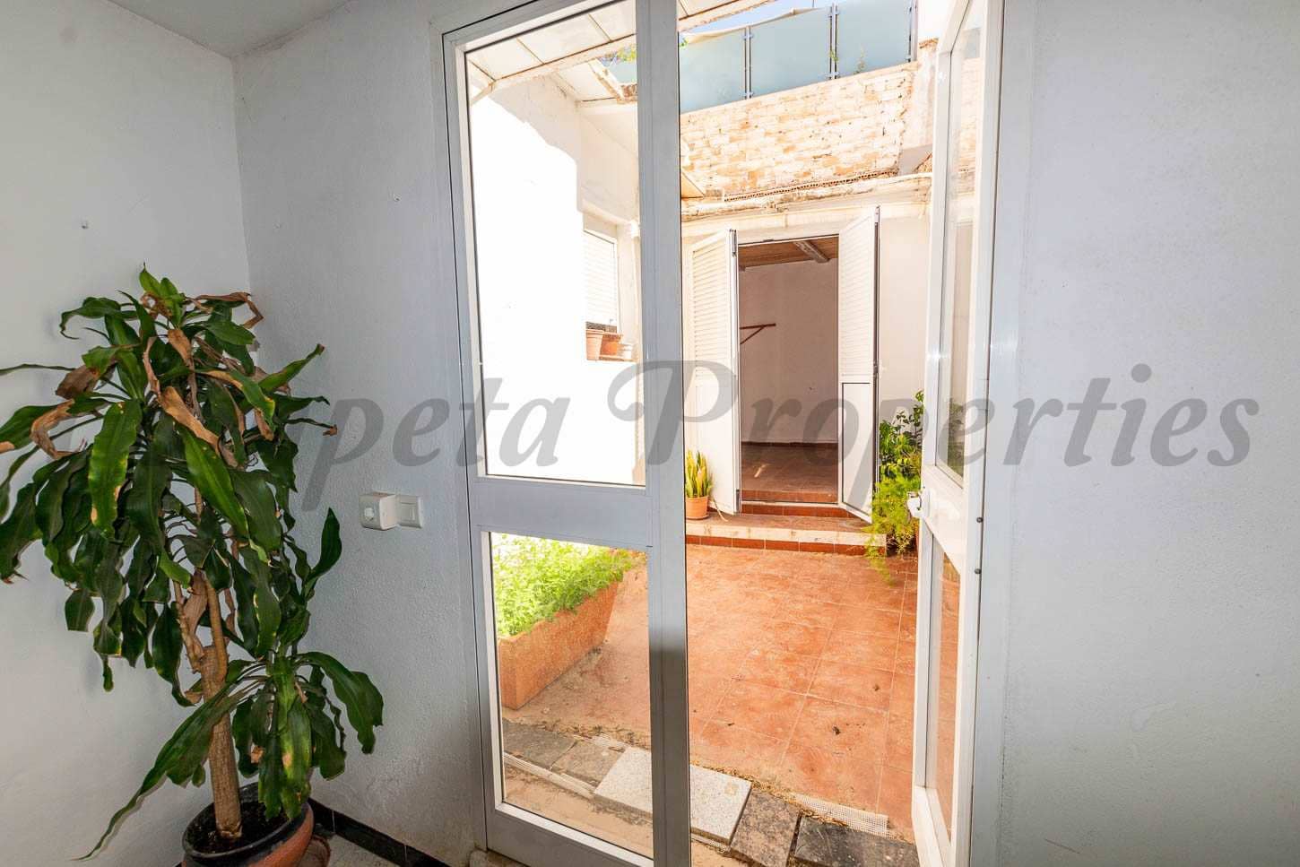 2 slaapkamer Huis te koop in Nerja - € 425.000 (Ref: 8440784)