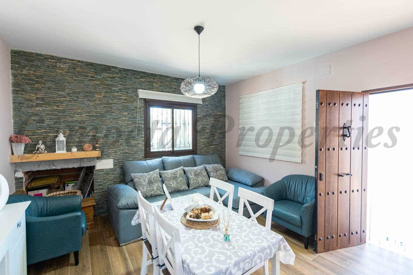 Finka/Dom wiejski do wynajęcia w Torrox z garażem - 750 € (Ref: 8448543)