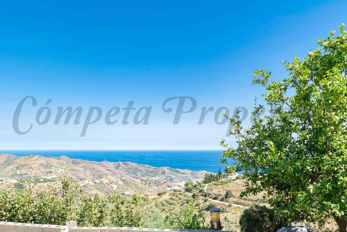 Finka/Dom wiejski do wynajęcia w Torrox z garażem - 750 € (Ref: 8448543)