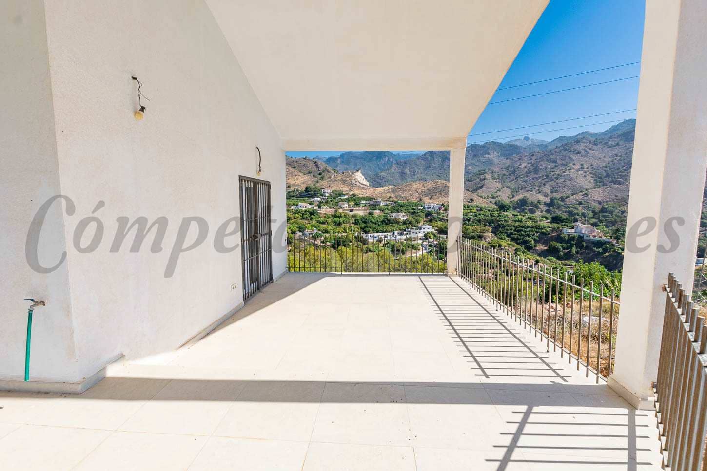 3 slaapkamer Finca/Landhuis te koop in Frigiliana met garage - € 685.000 (Ref: 8453867)