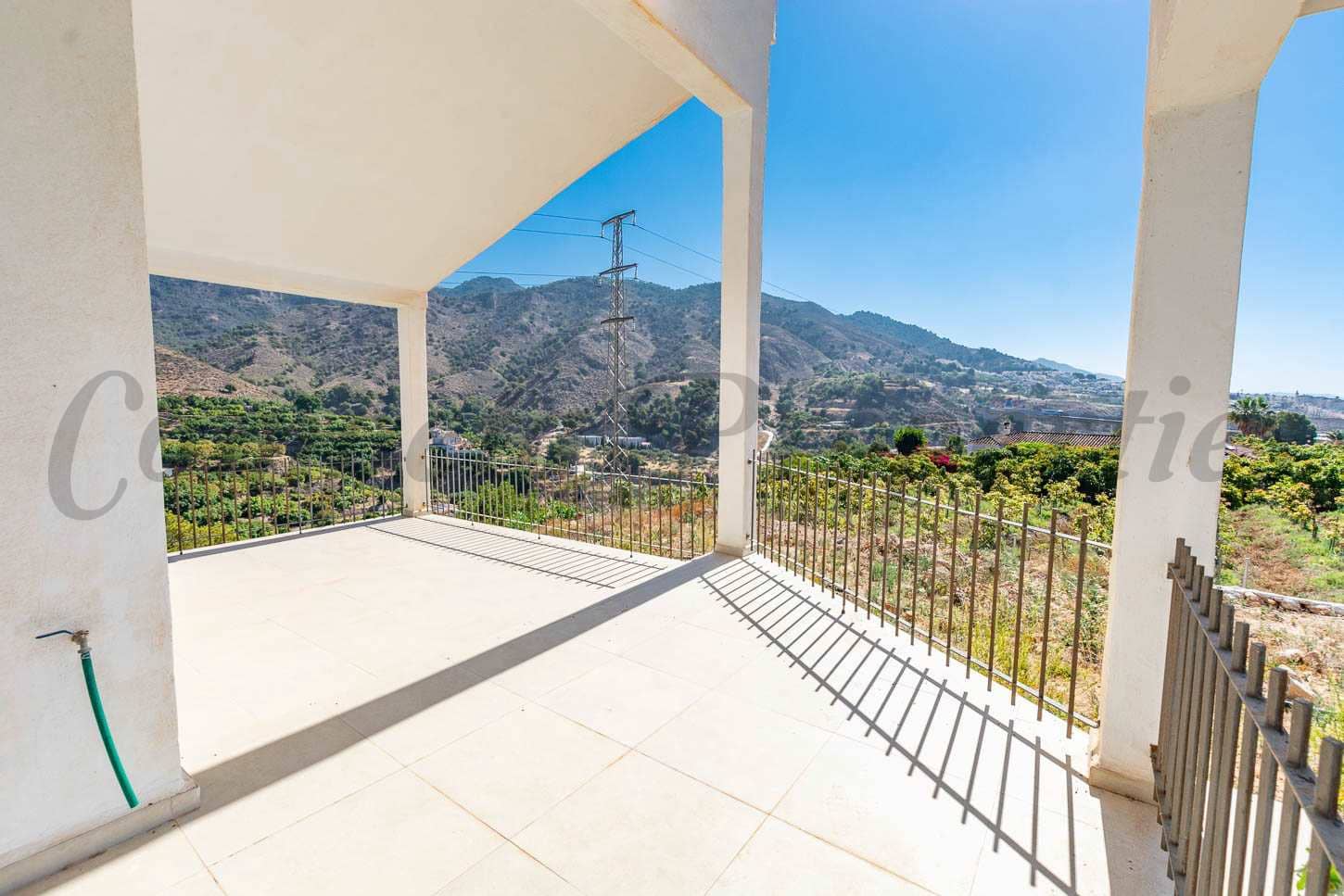 3 slaapkamer Finca/Landhuis te koop in Frigiliana met garage - € 685.000 (Ref: 8453867)