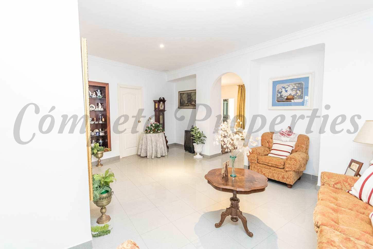 4 quarto Casa em Banda para venda em Nerja - 650 000 € (Ref: 8472938)