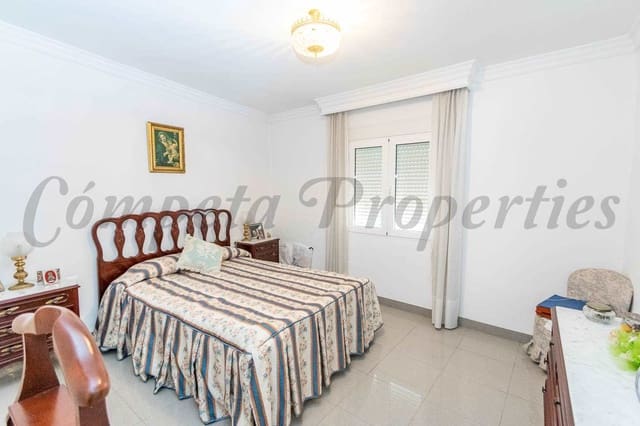 4 sypialnia Dom na sprzedaż w Nerja - 650 000 € (Ref: 8472938)