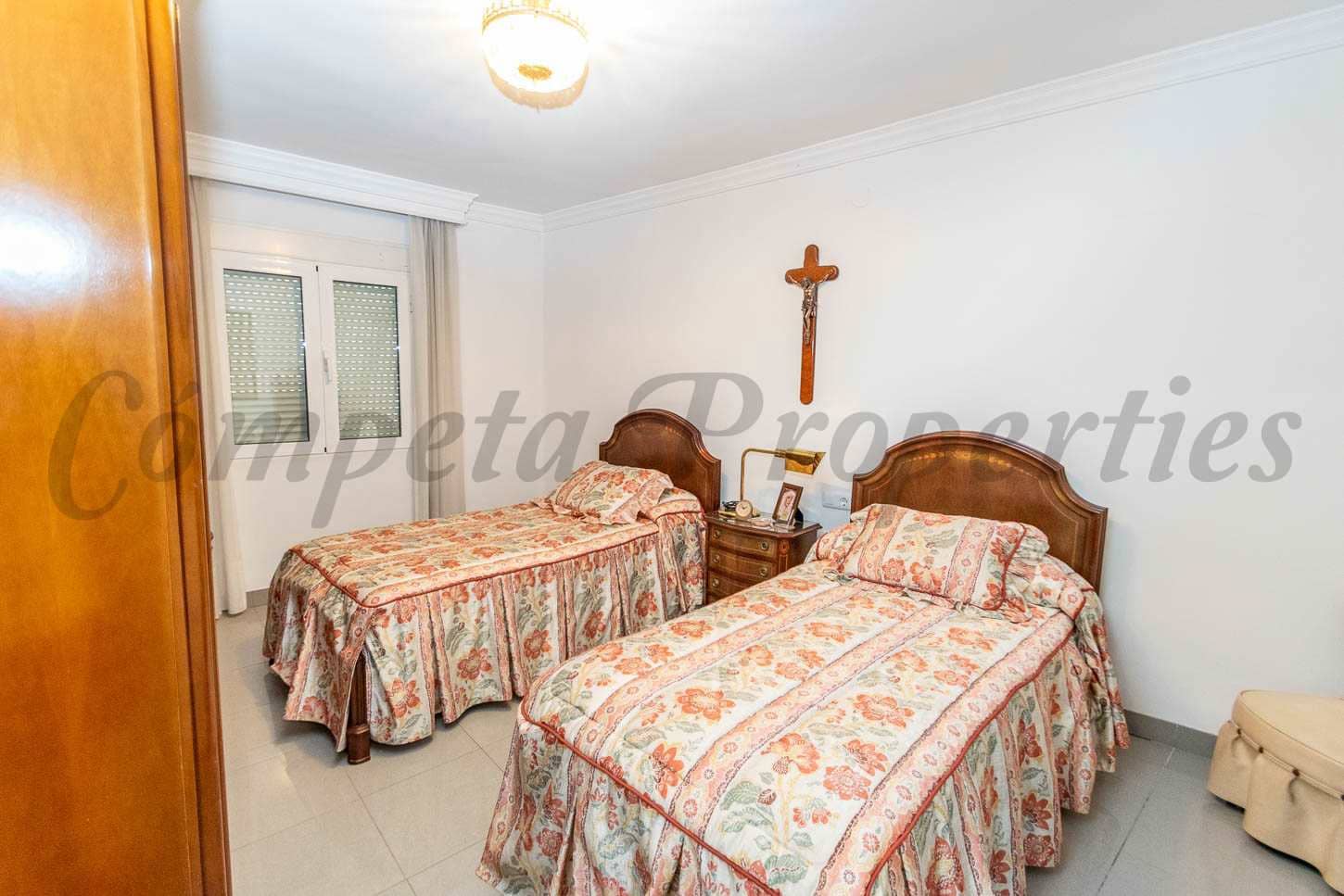 4 quarto Casa em Banda para venda em Nerja - 650 000 € (Ref: 8472938)