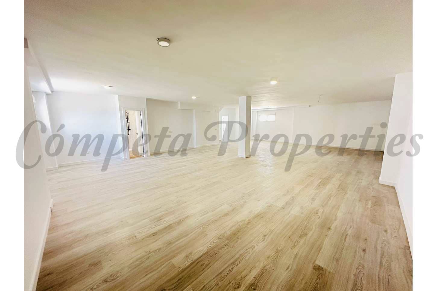 4 soverom Hus til salgs i Torrox-Costa med svømmebasseng garasje - € 599 000 (Ref: 8475346)