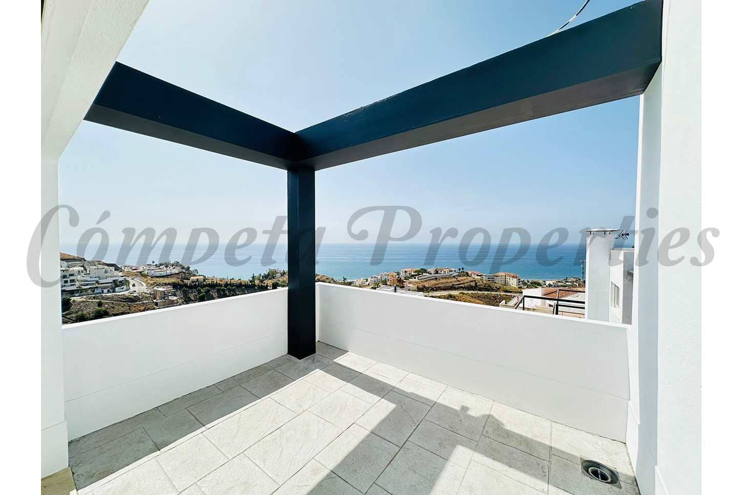 4 soverom Hus til salgs i Torrox-Costa med svømmebasseng garasje - € 599 000 (Ref: 8475346)