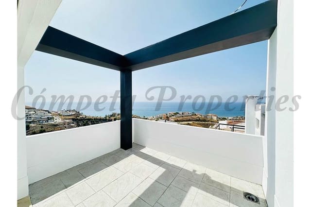 4 soverom Hus til salgs i Torrox-Costa, Torrox med svømmebasseng garasje - € 599 000 (Ref: 8475346)