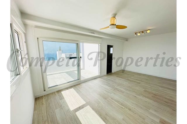 4 soverom Hus til salgs i Torrox-Costa, Torrox med svømmebasseng garasje - € 599 000 (Ref: 8475346)