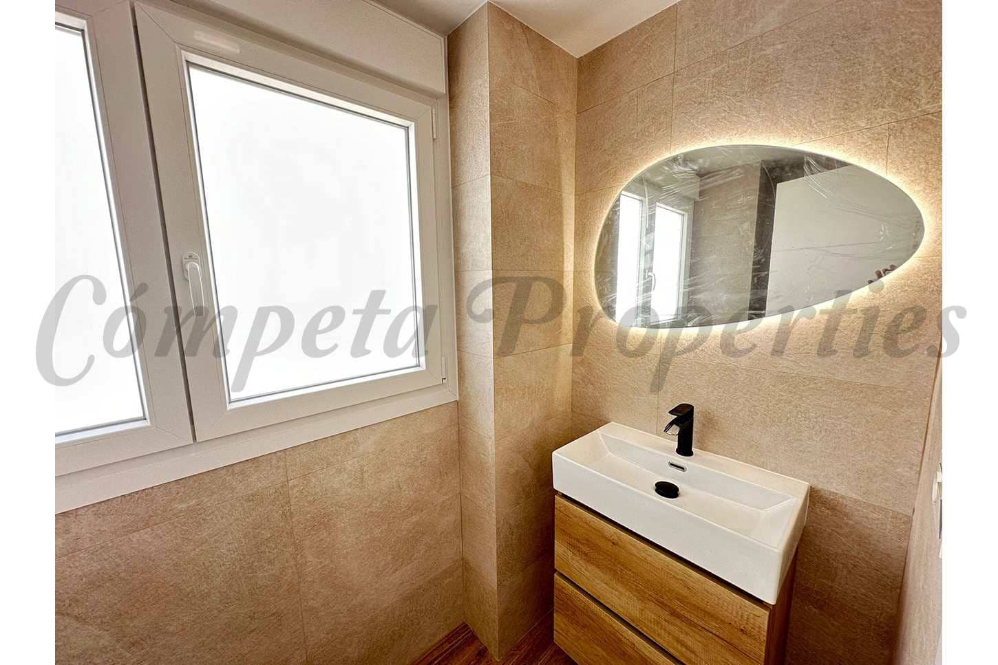 4 soverom Hus til salgs i Torrox-Costa med svømmebasseng garasje - € 599 000 (Ref: 8475346)