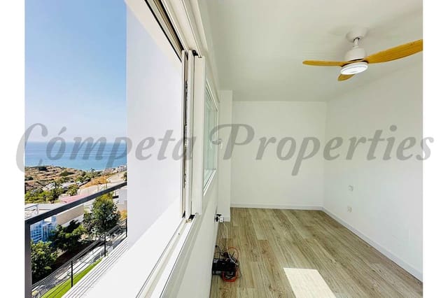 4 soverom Hus til salgs i Torrox-Costa, Torrox med svømmebasseng garasje - € 599 000 (Ref: 8475346)