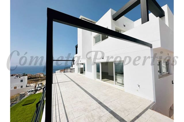 4 quarto Casa em Banda para venda em Torrox-Costa, Torrox com piscina garagem - 525 000 € (Ref: 8475346)