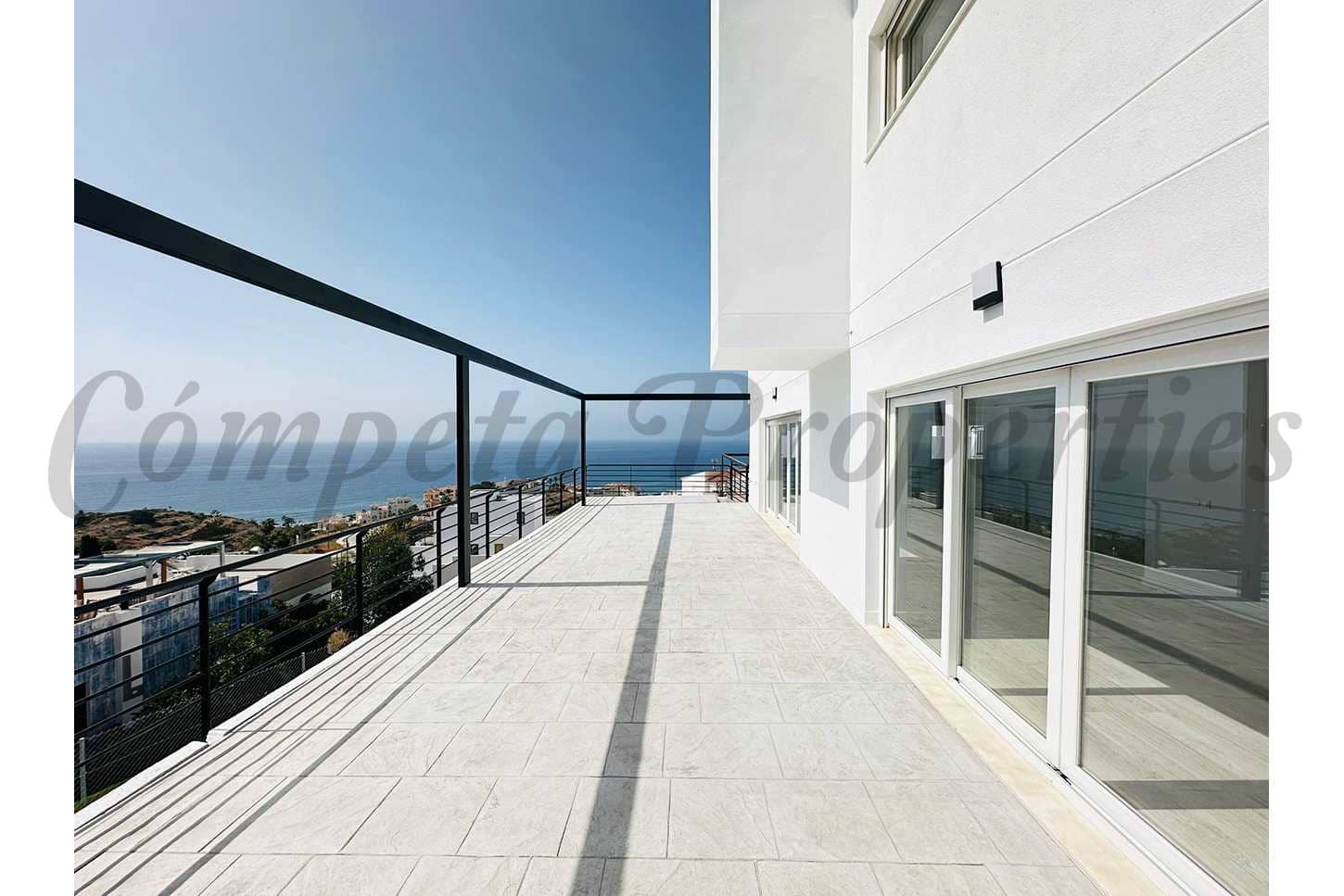 4 bedroom Townhouse for sale in Torrox-Costa with pool garage - € 525,000 (Ref: 8475346)