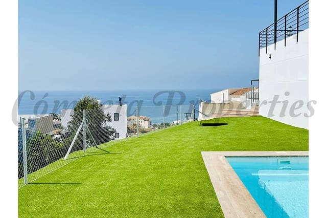 4 quarto Casa em Banda para venda em Torrox-Costa, Torrox com piscina garagem - 525 000 € (Ref: 8475346)