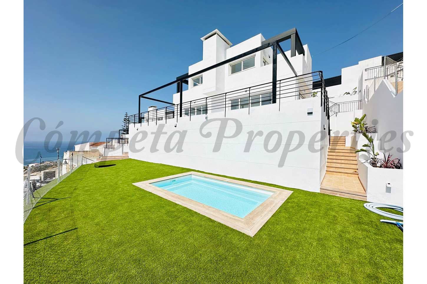 4 bedroom Townhouse for sale in Torrox-Costa with pool garage - € 525,000 (Ref: 8475346)
