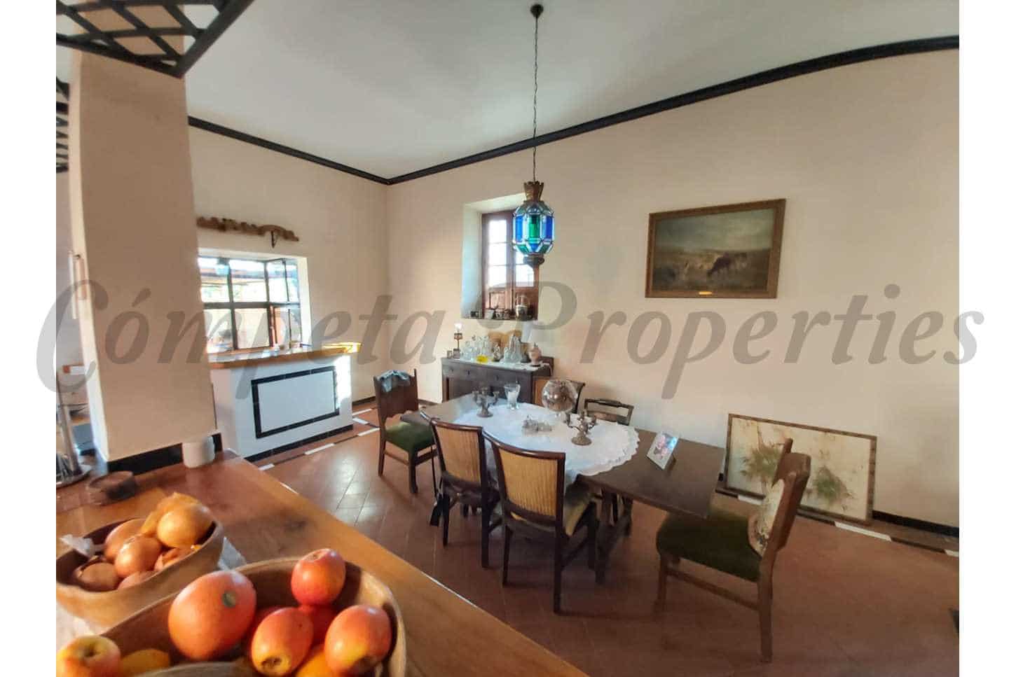 4 sovrum Villa till salu i Nerja med pool garage - 1 400 000 € (Ref: 8481448)