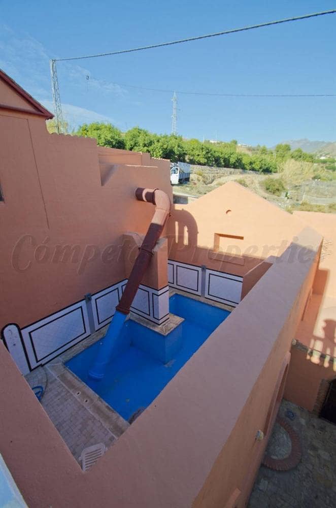 4 sovrum Villa till salu i Nerja med pool garage - 1 400 000 € (Ref: 8481448)