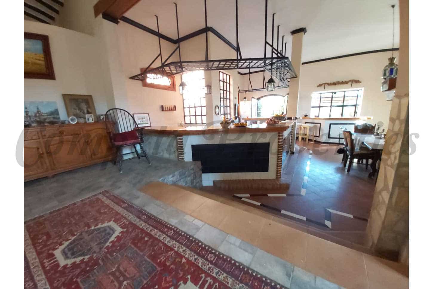 4 sovrum Villa till salu i Nerja med pool garage - 1 400 000 € (Ref: 8481448)