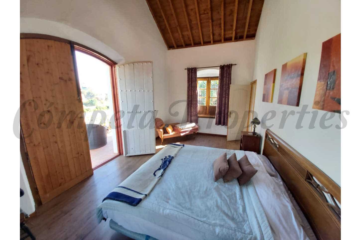 4 sovrum Villa till salu i Nerja med pool garage - 1 400 000 € (Ref: 8481448)