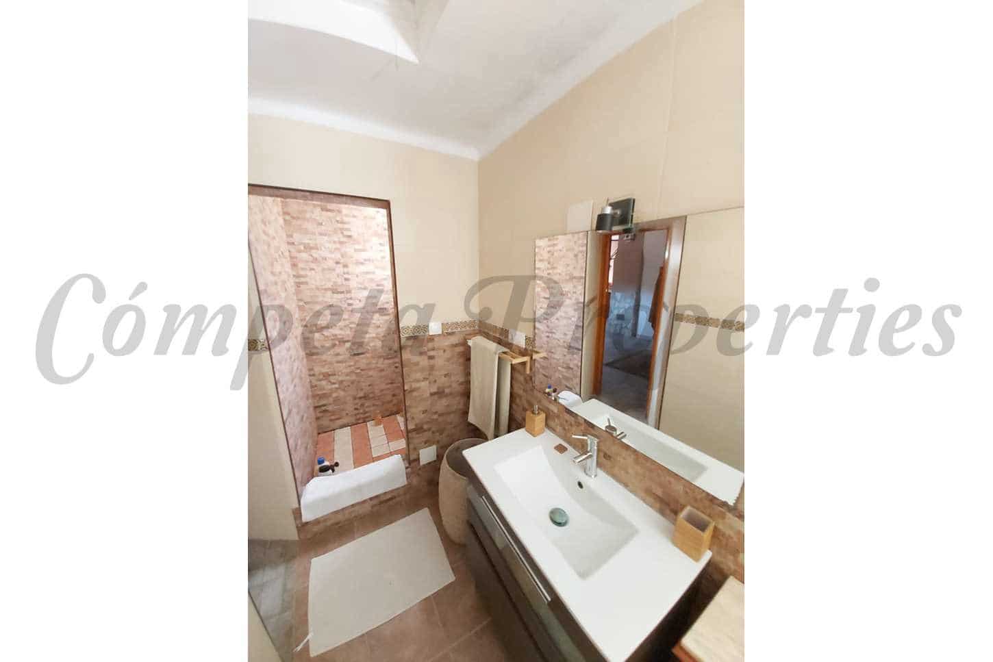 4 sovrum Villa till salu i Nerja med pool garage - 1 400 000 € (Ref: 8481448)