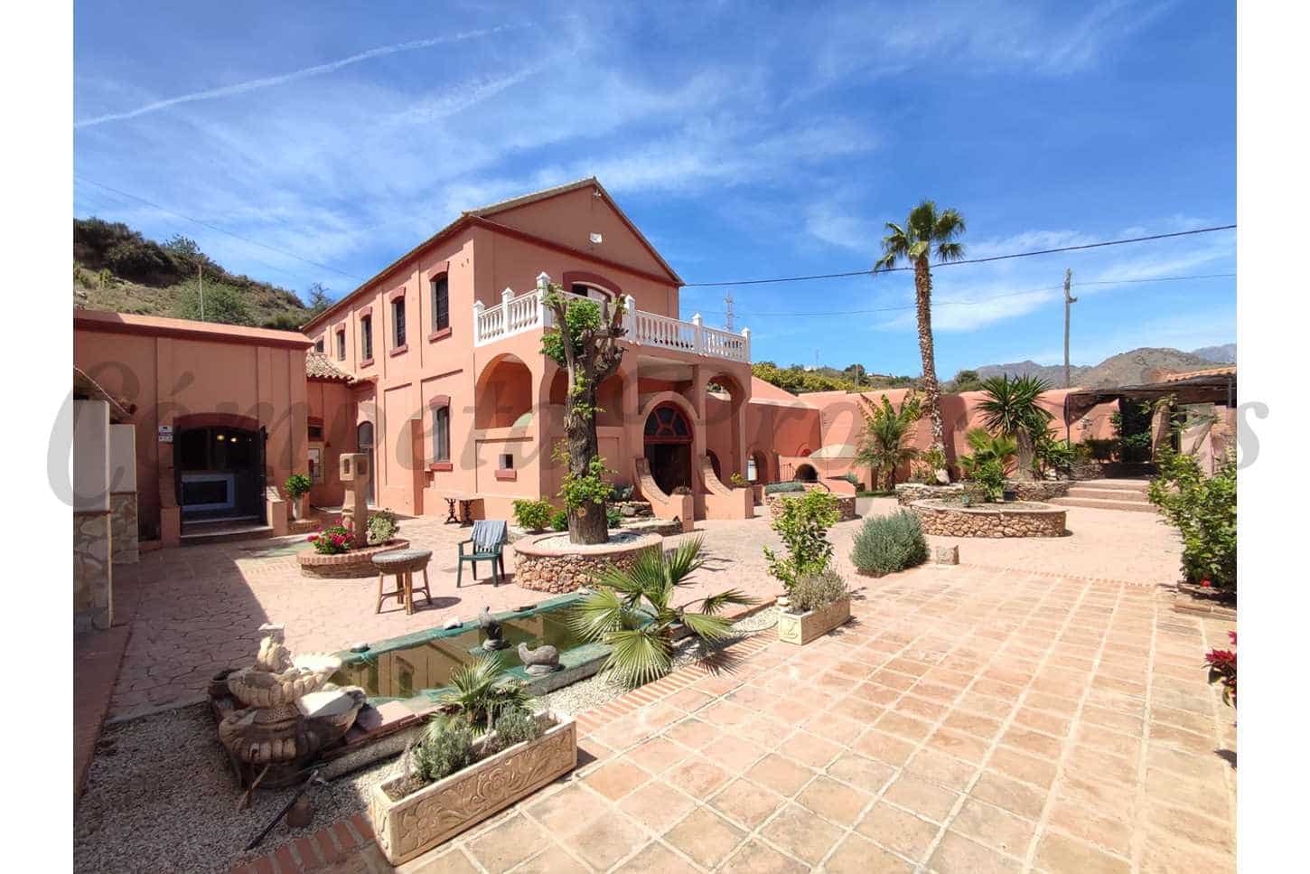 4 sovrum Villa till salu i Nerja med pool garage - 1 400 000 € (Ref: 8481448)