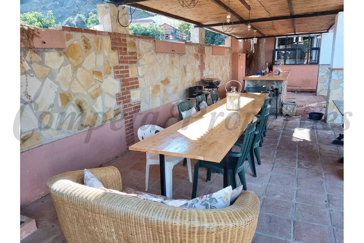 4 sovrum Villa till salu i Nerja med pool garage - 1 400 000 € (Ref: 8481448)