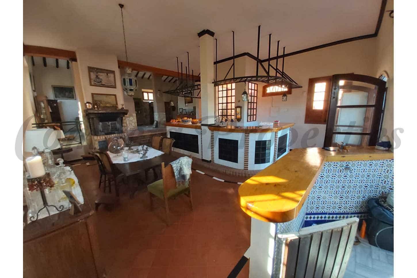 4 sovrum Villa till salu i Nerja med pool garage - 1 400 000 € (Ref: 8481448)