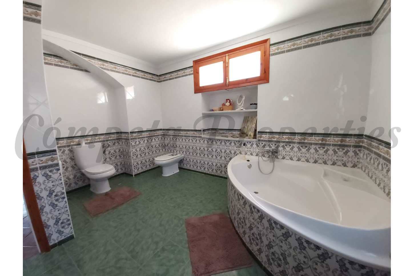 4 sovrum Villa till salu i Nerja med pool garage - 1 400 000 € (Ref: 8481448)