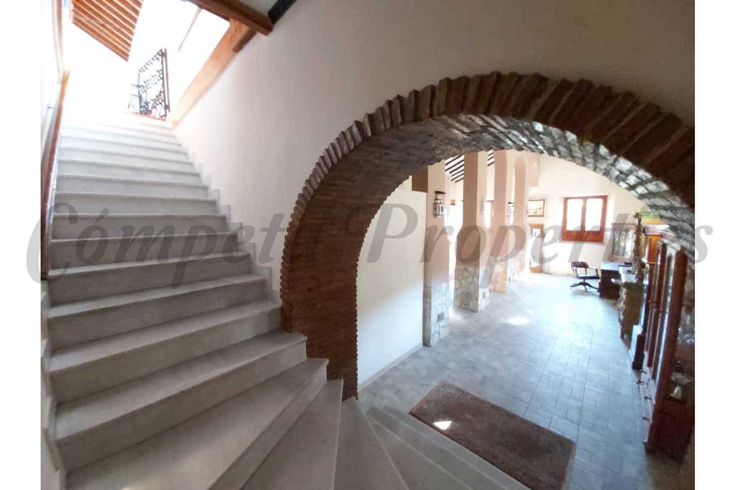 4 sovrum Villa till salu i Nerja med pool garage - 1 400 000 € (Ref: 8481448)