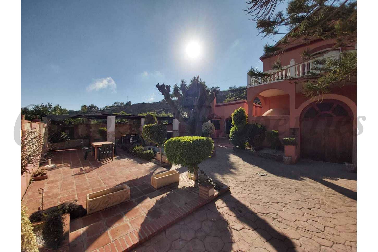 4 sovrum Villa till salu i Nerja med pool garage - 1 400 000 € (Ref: 8481448)