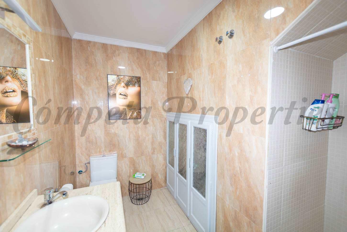 3 chambre Maison de Ville à vendre à Nerja avec piscine - 340 000 € (Ref: 8494390)