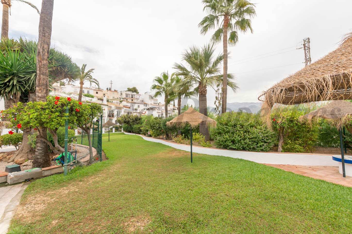 3 chambre Maison de Ville à vendre à Nerja avec piscine - 340 000 € (Ref: 8494390)