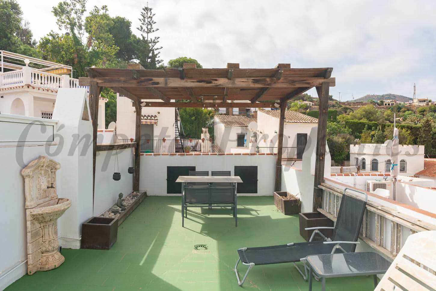 3 chambre Maison de Ville à vendre à Nerja avec piscine - 340 000 € (Ref: 8494390)