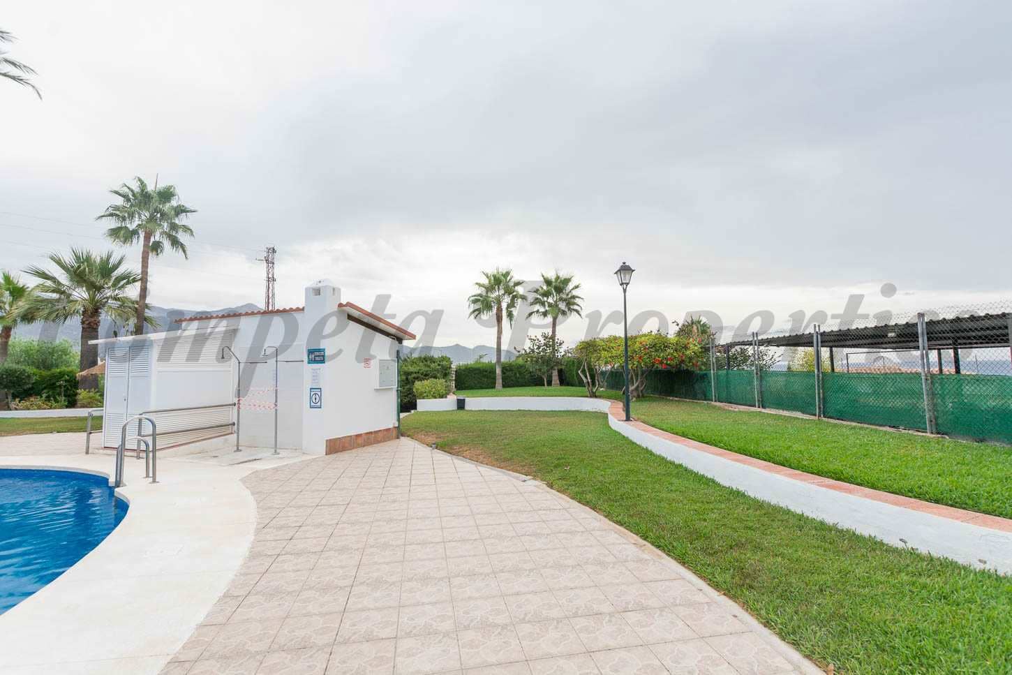 3 chambre Maison de Ville à vendre à Nerja avec piscine - 340 000 € (Ref: 8494390)