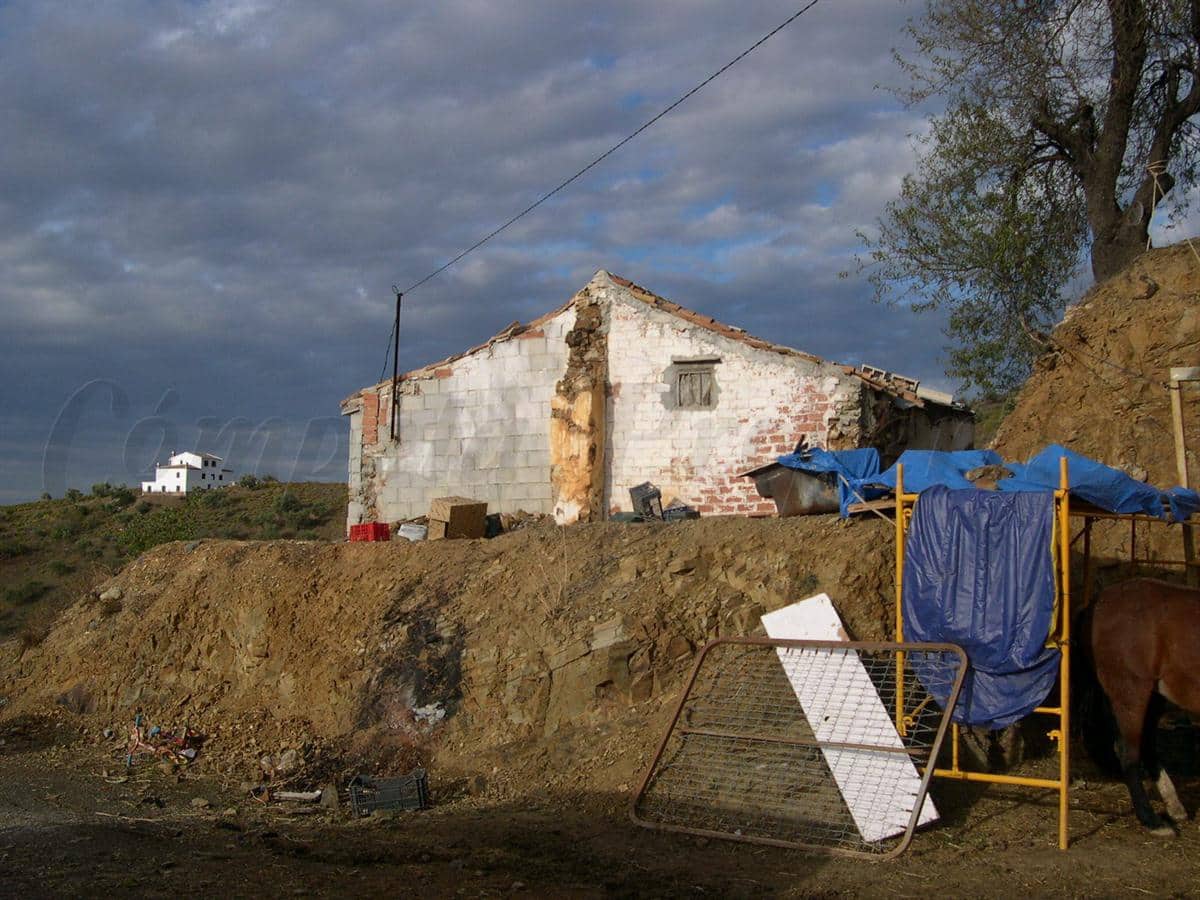 Grunde uden byggetilladelser til salg i Canillas de Albaida - € 372.000 (Ref: 8494410)