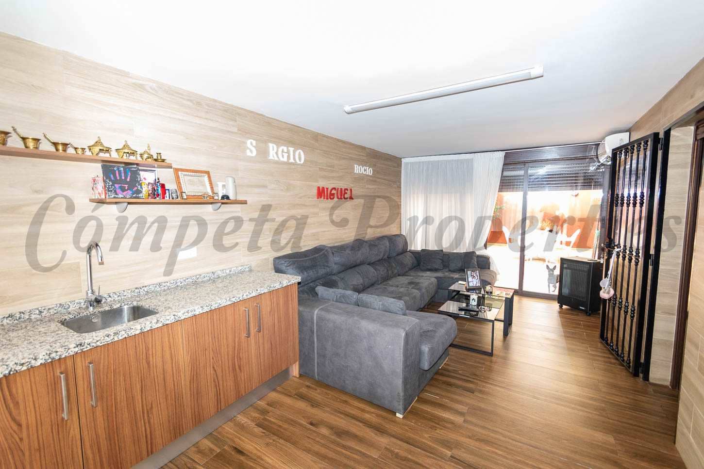 4 soveværelse Semi-Rækkehus til salg i Torrox med swimmingpool garage - € 800.000 (Ref: 8494430)