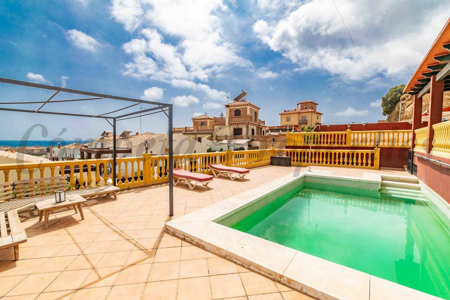 4 soveværelse Semi-Rækkehus til salg i Torrox med swimmingpool garage - € 800.000 (Ref: 8494430)