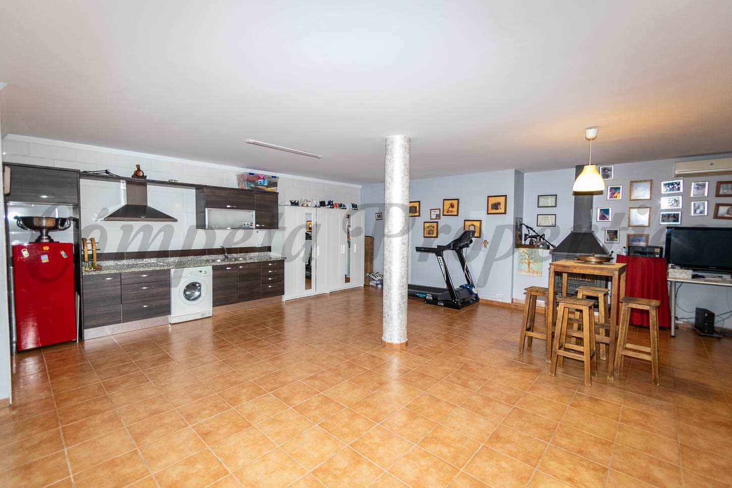 4 soveværelse Semi-Rækkehus til salg i Torrox med swimmingpool garage - € 800.000 (Ref: 8494430)