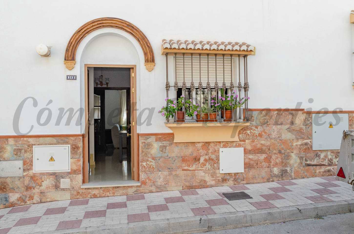 3 bedroom Townhouse for sale in Competa with garage - € 210,000 (Ref: 8509197)