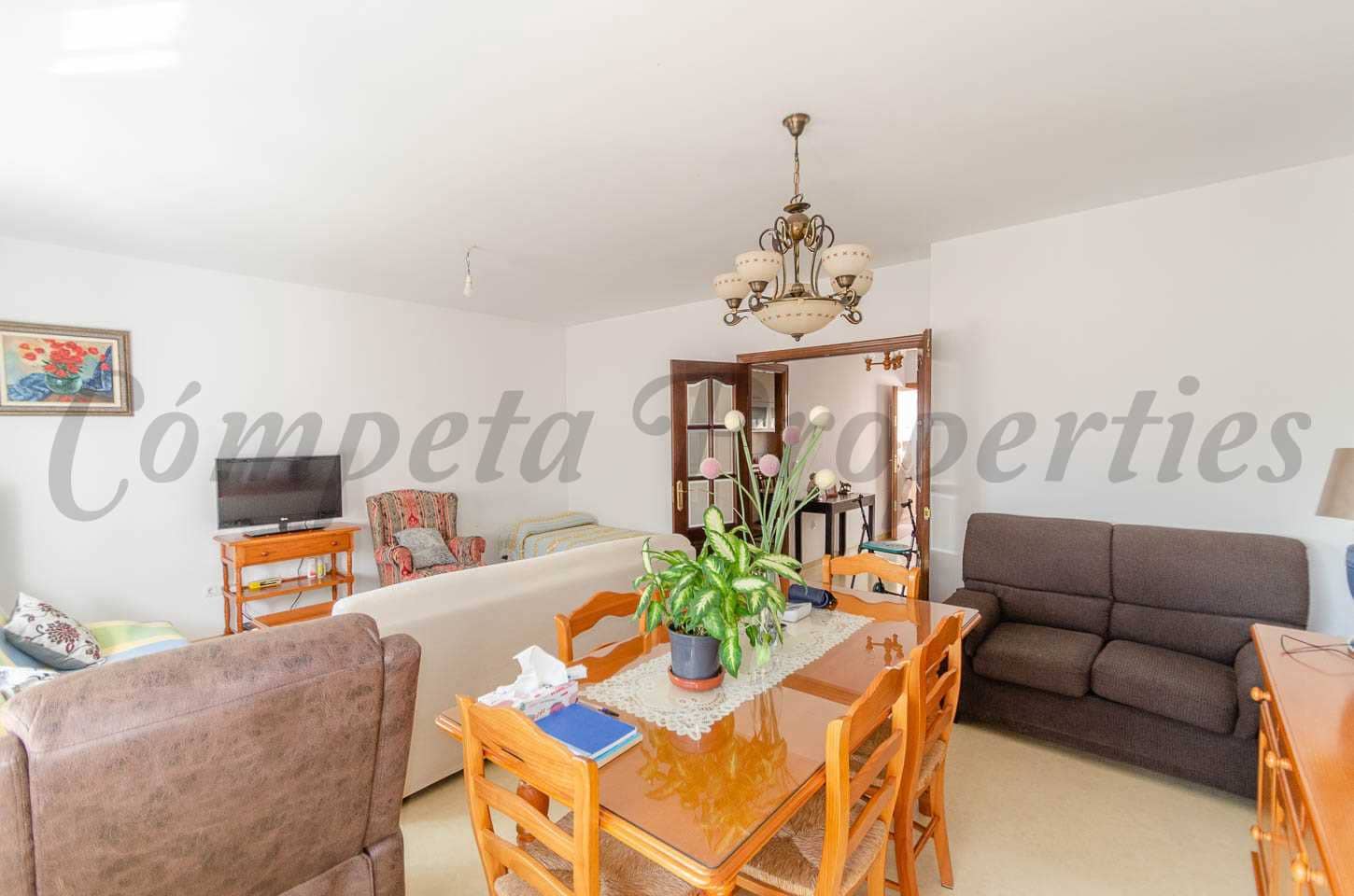 3 bedroom Townhouse for sale in Competa with garage - € 210,000 (Ref: 8509197)