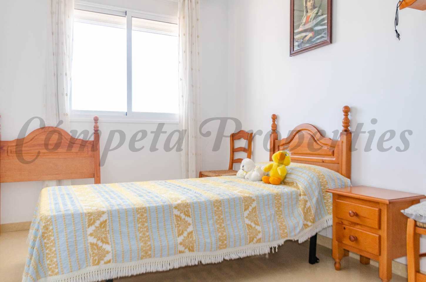 3 bedroom Townhouse for sale in Competa with garage - € 210,000 (Ref: 8509197)