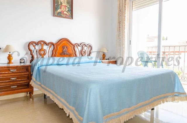 3 bedroom Townhouse for sale in Cómpeta with garage - € 210,000 (Ref: 8509197)