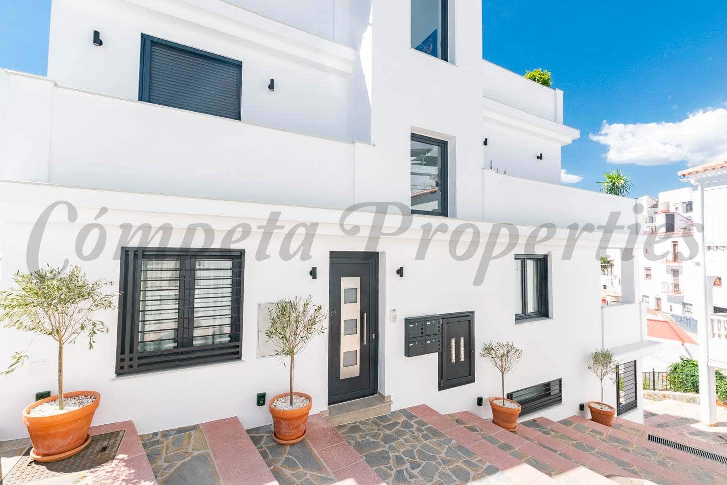 2 camera da letto Appartamento da affittare in Competa con piscina garage - 900 € (Rif: 8515031)