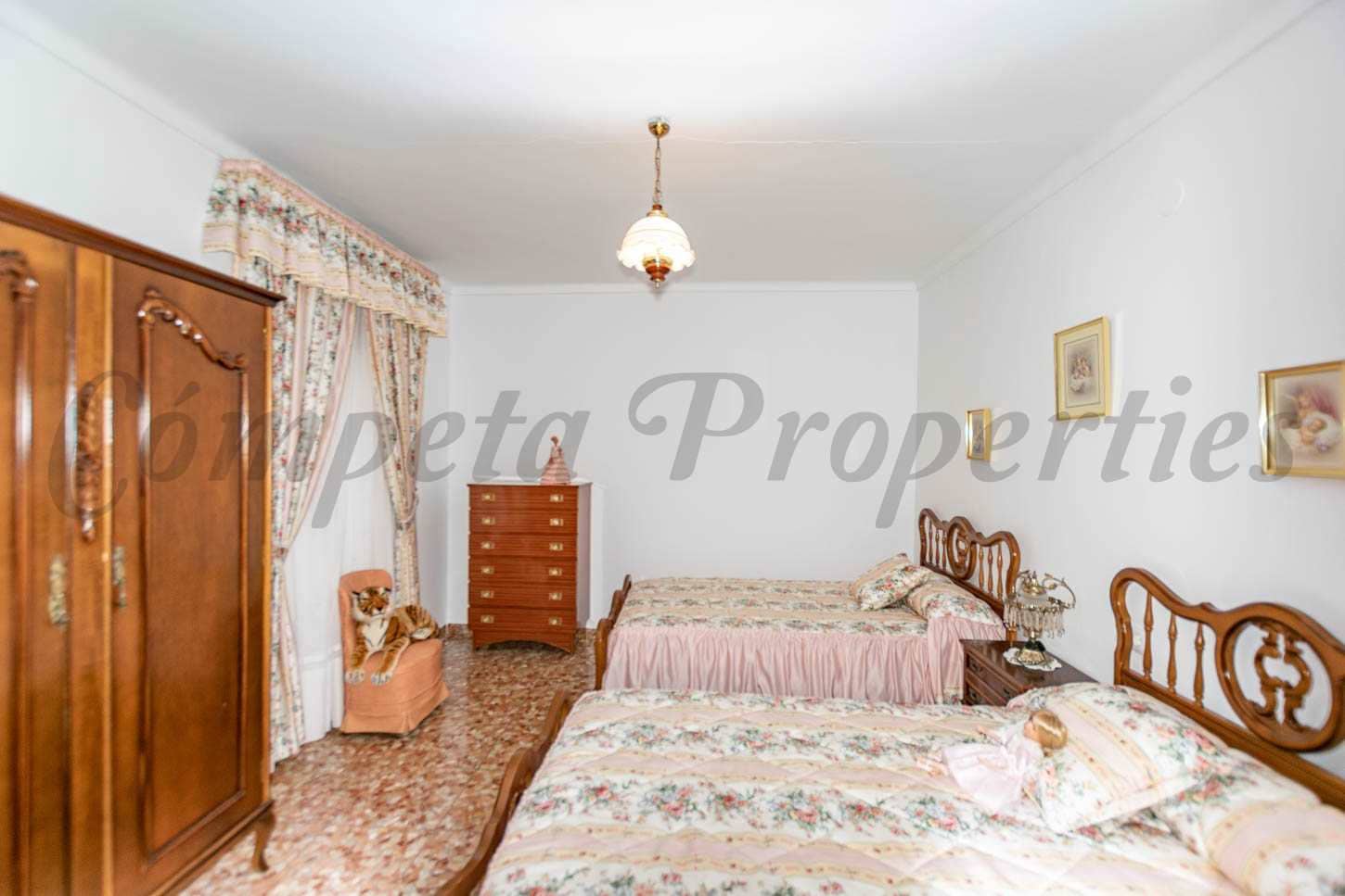 5 soverom Hus til salgs i Sayalonga - € 235 000 (Ref: 8520697)