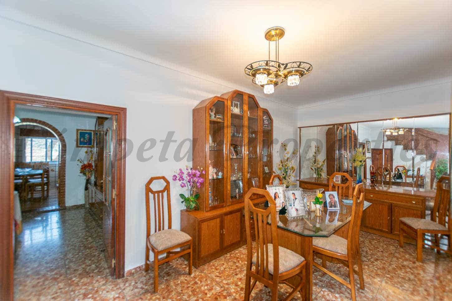 5 soverom Hus til salgs i Sayalonga - € 235 000 (Ref: 8520697)