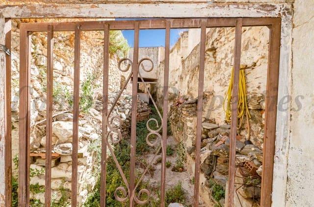 Ruin till salu i Salares - 48 000 € (Ref: 8521006)