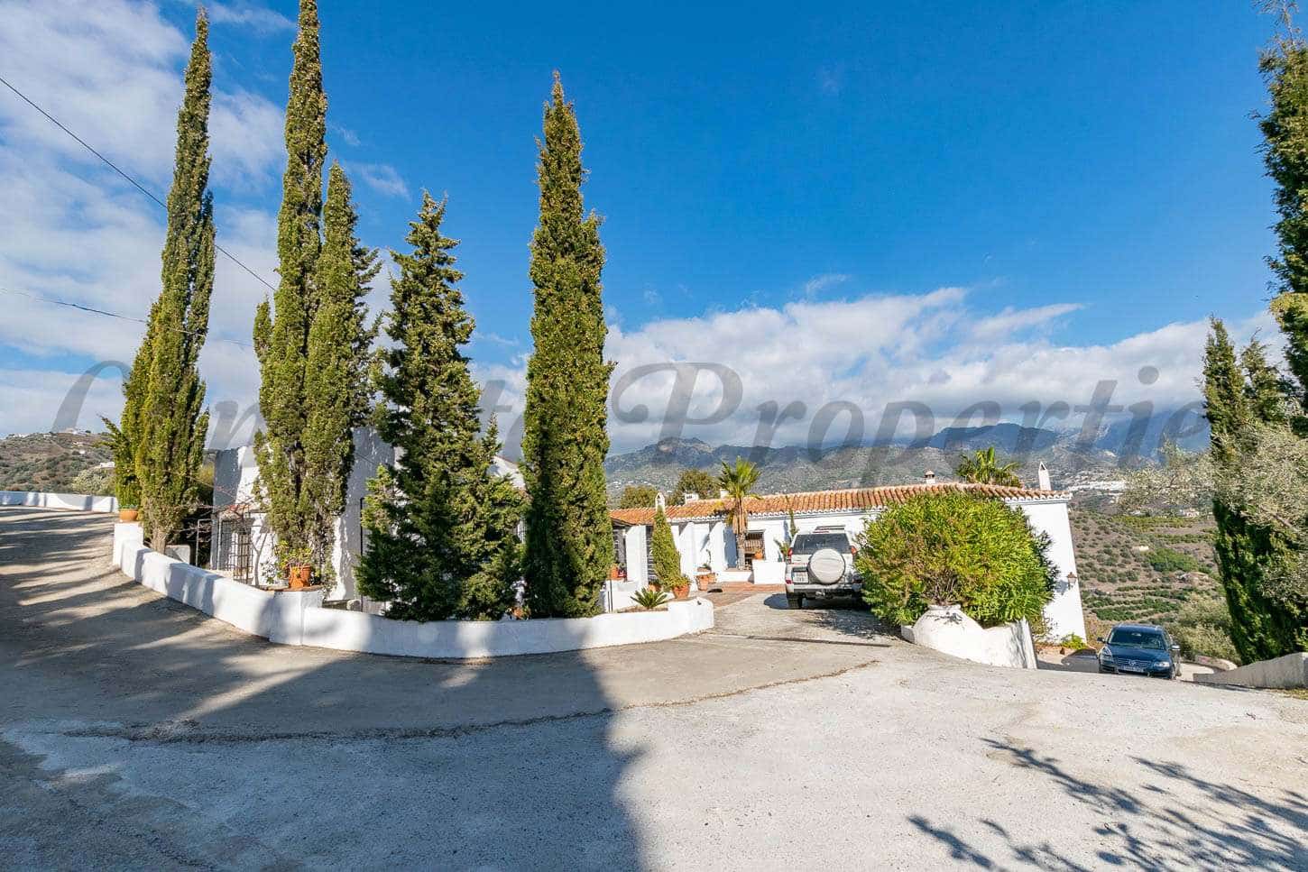 7 makuuhuone Maalaistalo myytävänä paikassa Torrox mukana uima-altaan - 880 000 € (Ref: 8539279)