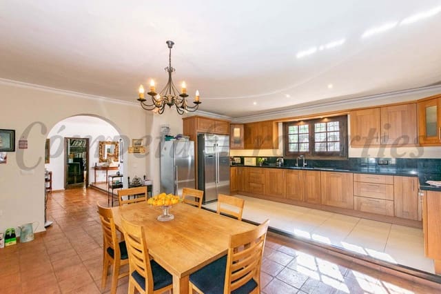 7 makuuhuone Maalaistalo myytävänä paikassa Torrox mukana uima-altaan - 880 000 € (Ref: 8539279)