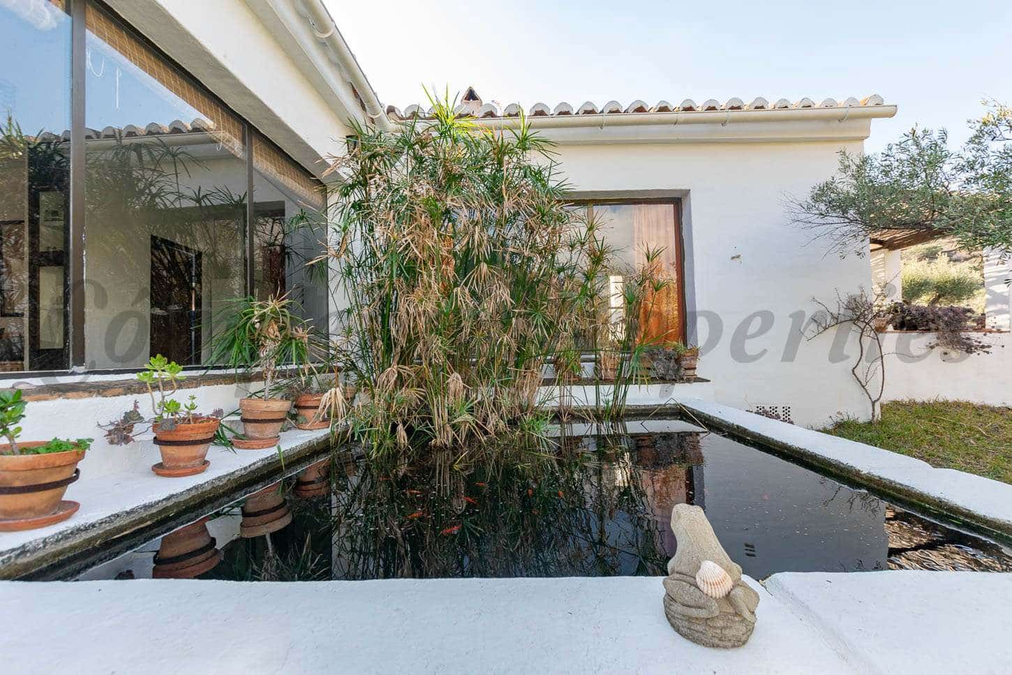 7 makuuhuone Maalaistalo myytävänä paikassa Torrox mukana uima-altaan - 880 000 € (Ref: 8539279)