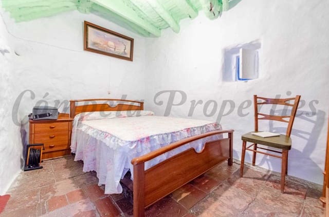 4 bedroom Townhouse for sale in Corumbela, Sayalonga - € 83,000 (Ref: 8541143)